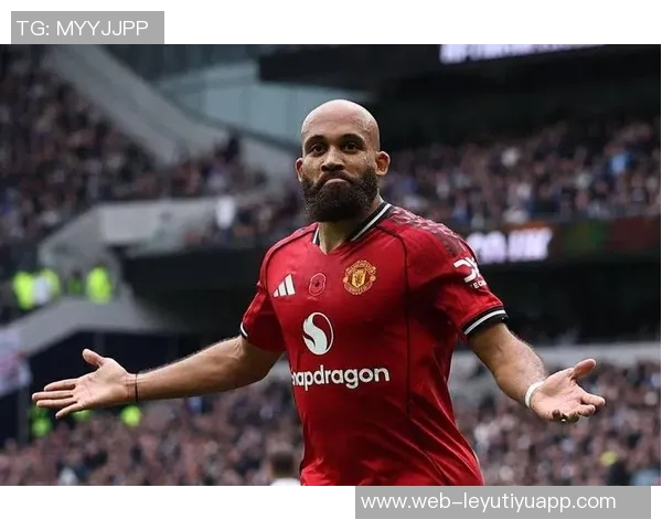 曼联官方盛赞德里赫特本赛季唯一全勤球员展现出色表现