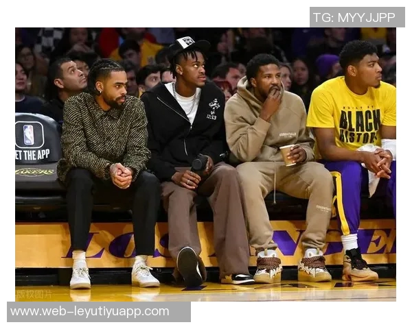 詹姆斯称赞替补球员表现出色范德比尔特重回防守状态助力球队胜利