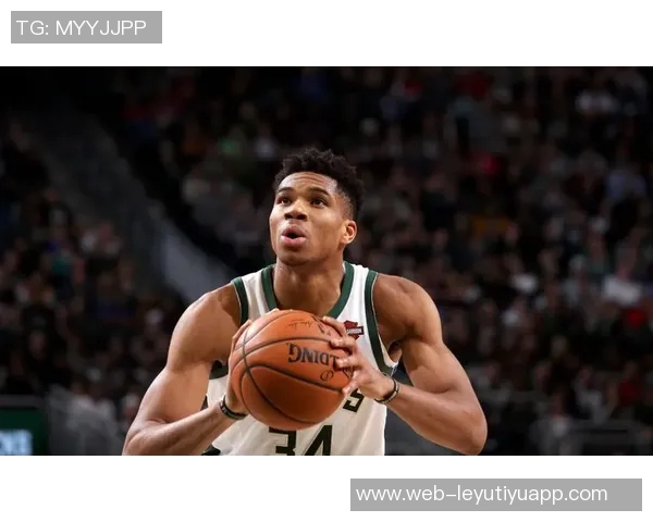 字母哥奋力拼搏半场贡献15分6板球队却落后19分艰难追赶之路 字母哥奋力拼搏半场贡献15分6板球队却落后19分艰难追赶之路