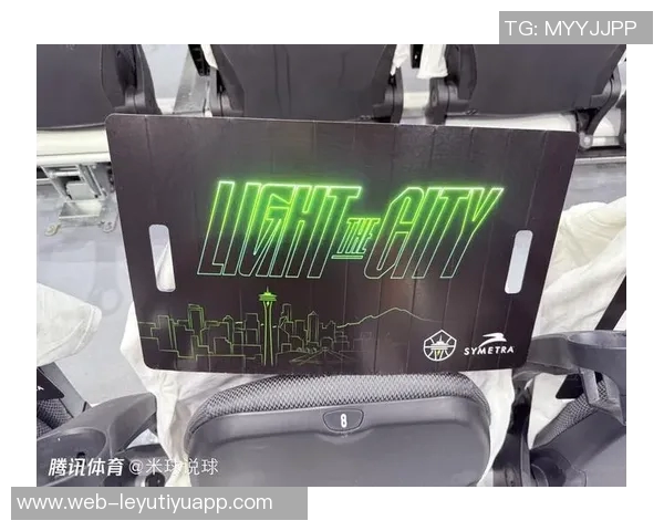 独行侠官宣复古绿色球衣与地板涂装回归引发球迷热议